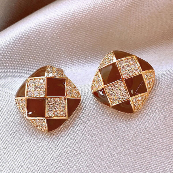 Women's Chessboard Plaid Stud Earrings - Image 5